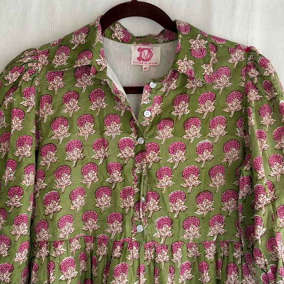 Victoria Dunn Dresses & Skirts - Victoria Dunn Green and Pink Floral Maxi Dress - XS